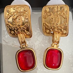 Brand New 🔥 Dangling Fashion Earrings Gold and Red